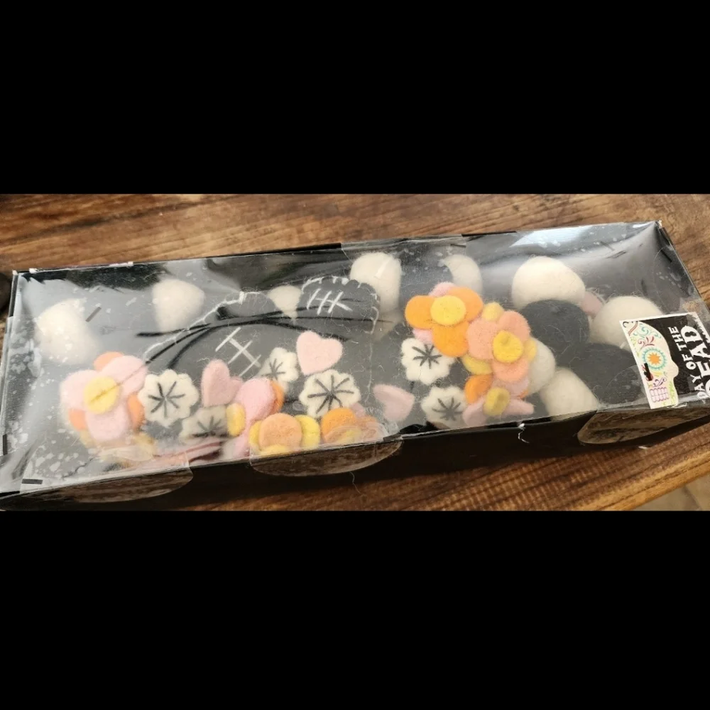 Day of the Dead Dia De Los Muertos Sugar Skull Wool Pom Garland 69 in